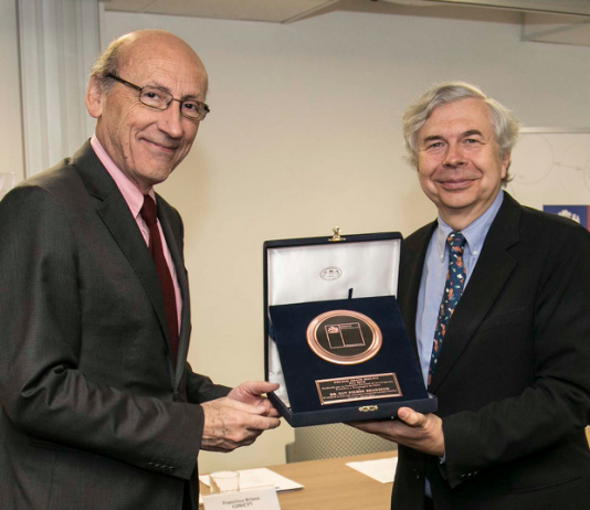 Científico galardonado con el premio Abate Molina 2014 colaborará con Chile en los temas de calidad del aire y servicios climáticos (CONICYT)