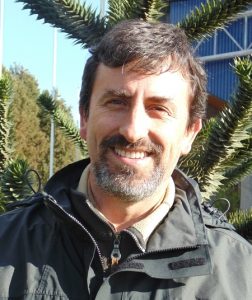 Mauro González, académico Facforen UACh e investigador CR2.