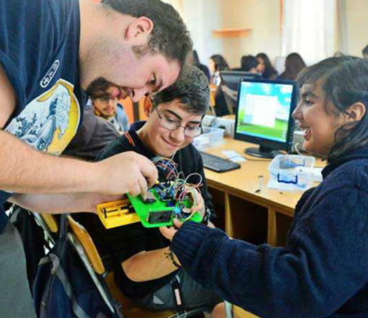 Fundación Chile innova en planes educativos para la preparación de la fuerza laboral del siglo XXI (El Mercurio)
