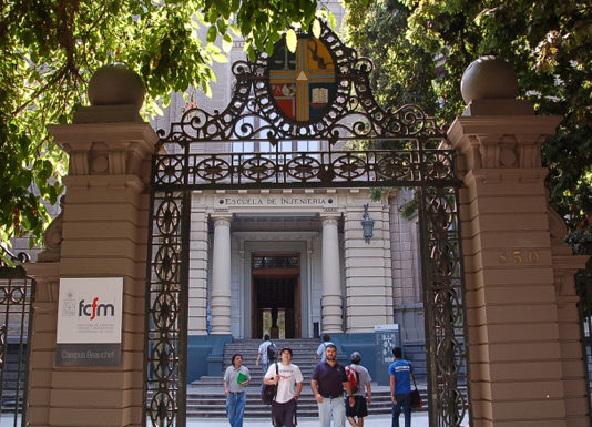 Record histórico en ingreso de alumnas nuevas a Ingeniería de U. de Chile: “Estábamos perdiendo talento al no tener más mujeres en la facultad” (El Mostrador)