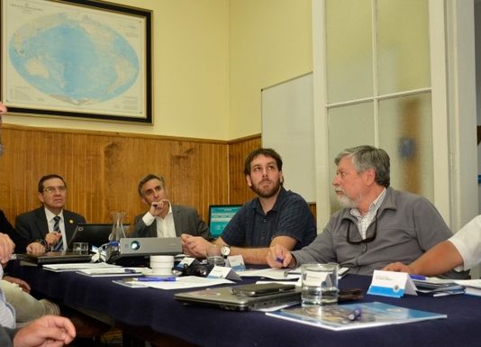 Instituciones académicas y públicas aúnan esfuerzos para establecer un Sistema de Boyas Oceanográficas a nivel nacional (Noticias SHOA)