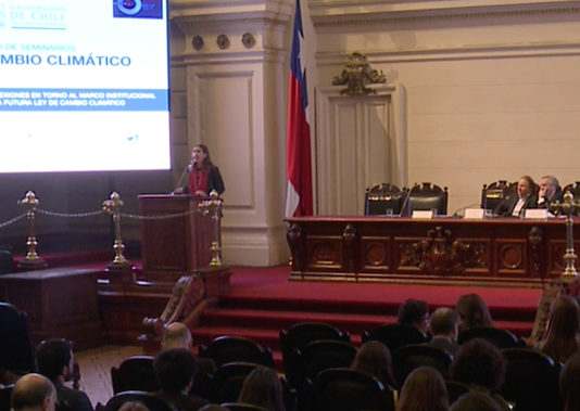 Gobierno presenta principales lineamientos del proyecto de ley marco de cambio climático y expertos debaten sobre su proyección (País Circular)