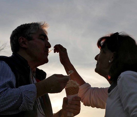 Frío matinal y calor vespertino: cómo elegir bien las capas de ropa (Las Últimas Noticias)