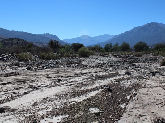 Déficit de agua caída en la RM llega al 72% en lo que va del año y puede convertirse en el más seco desde 1950 (Emol)