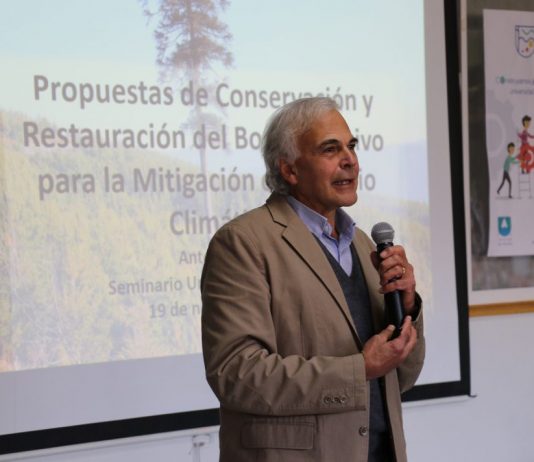 Universidad de Aysén realizó seminario sobre bosques, cambio climático y sociedad (Radio Las Nieves)