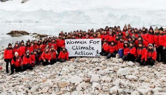 Ochenta científicas recorrieron la Antártica para luchar contra el cambio climático (El Mercurio)