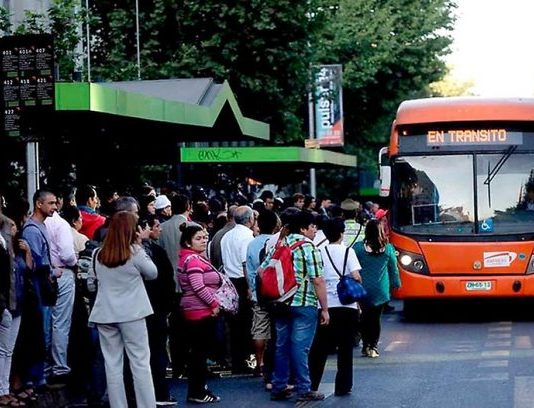 Pobreza energética y de tiempo: las dimensiones menos abordadas de un fenómeno social (Radio U. de Chile)