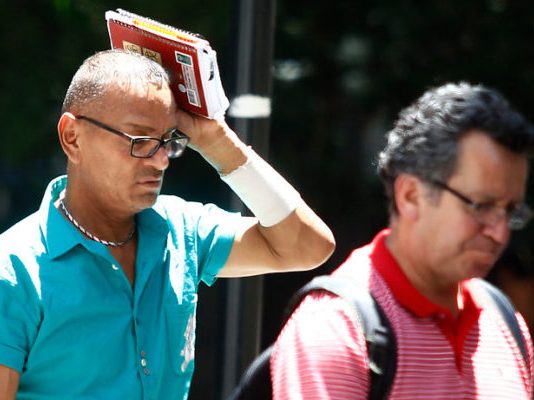 No se sentirá igual en todos lados: las comunas más afectadas por ola de calor en la capital (Radio Biobío)