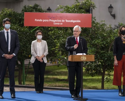 Gobierno lanza “Fondo COVID-19” y dispone $2.300 millones para proyectos de investigación científica (Radio U. de Chile)