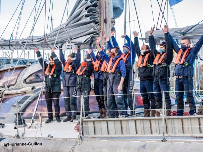 P1000056_Depart_Tara-Lorient_Mission-Microbiomes_Equipage©Floriane-Guillou-700x526