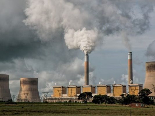 Científicos de 7 países: incendios no fueron por cambio climático, sino monocultivos y falta de planes (Radio Bío-Bío)