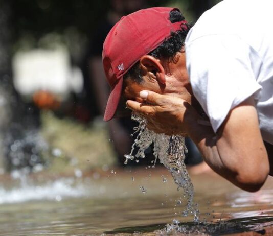 Organizaciones y expertos piden con urgencia preparación de las ciudades ante las olas de calor (Radio Uchile)