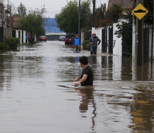Especialistas U. de Chile analizan impacto del sistema frontal y cómo prepararse para futuros eventos extremos (Radio Uchile)