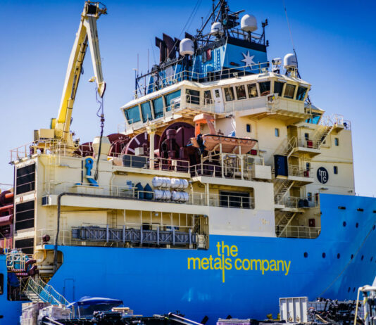 Expertos advierten riesgos catastróficos de la minería submarina (Mongabay Latam)