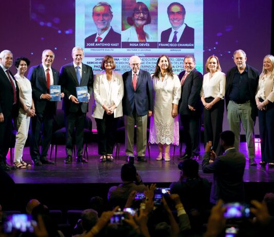 Rectora Devés y Presidente electo José Antonio Kast presentaron el nuevo libro del senador Francisco Chahuán (U de Chile)
