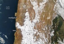 Desierto de Atacama cubierto de blanco: Imágenes de la NASA captan impacto de nevadas en el norte (EMOL)